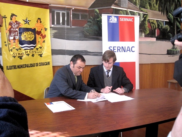 Sernac y Municipalidad de Curacaví renuevan compromiso con los consumidores. Sernac y Municipalidad de Curacaví renuevan compromiso con los consumidores.