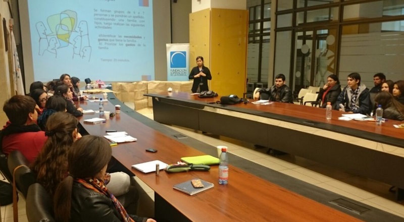 SERNAC Metropolitano capacitó a profesionales del Servicio Pais SERNAC Metropolitano capacitó a profesionales del Servicio Pais
