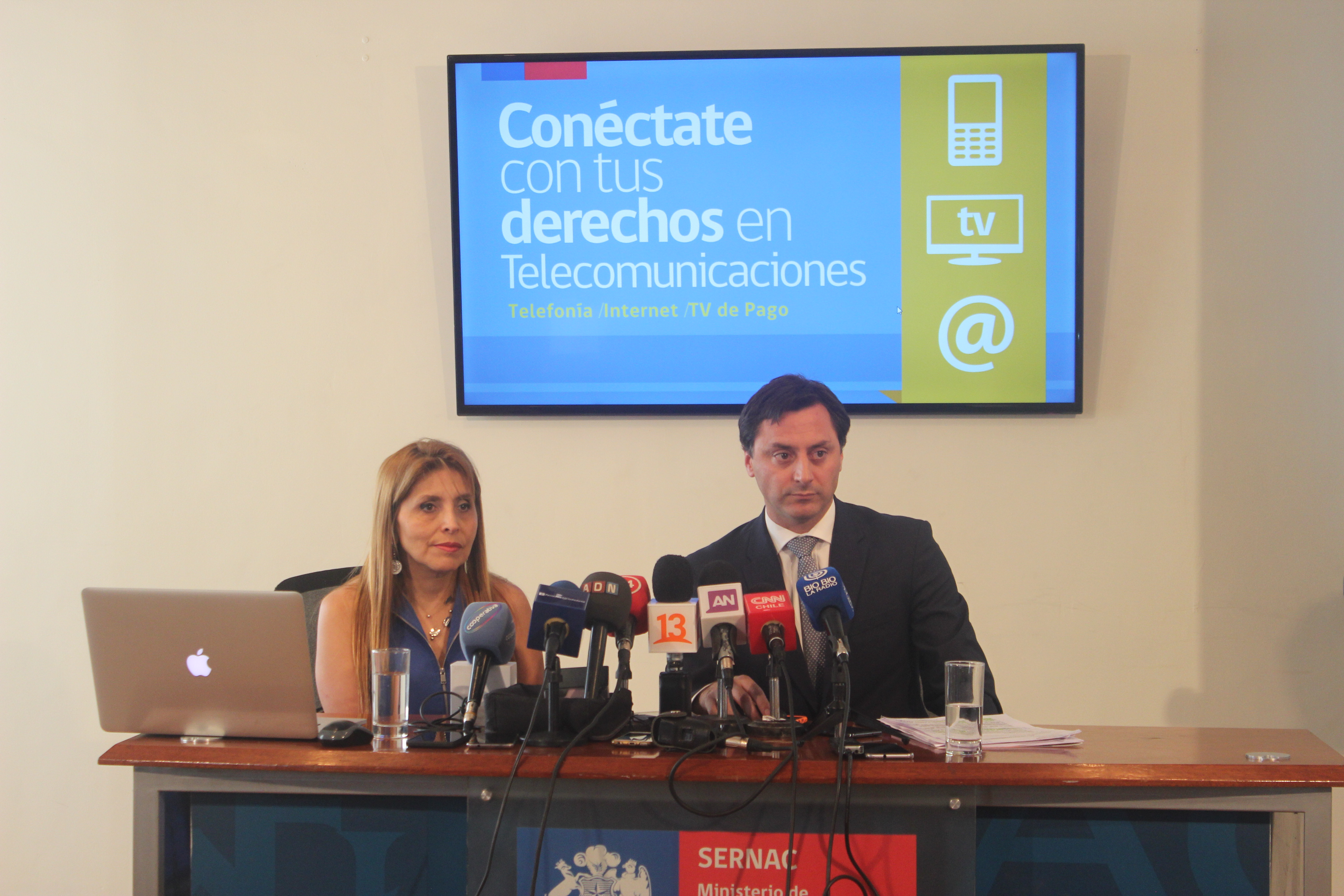 Director Nacional, Lucas Del Villar, junto a Subsecretaria de Telecomunicaciones, Pamela Gidi. Director Nacional, Lucas Del Villar, junto a Subsecretaria de Telecomunicaciones, Pamela Gidi.