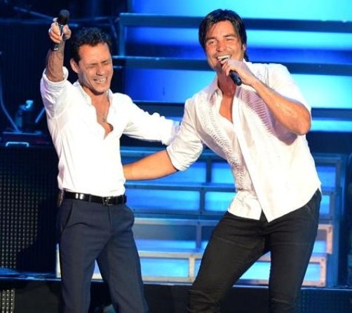 Chayanne y Marc Anthony en el recital "Gigantes 2" en Antofagasta, el 8 de octubre de 2012 - Sernac Chayanne y Marc Anthony en el recital "Gigantes 2" en Antofagasta, el 8 de octubre de 2012 - Sernac
