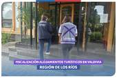 Los Ríos: SERNAC y SERNATUR inspeccionan alojamiento turístico en Valdivia Los Ríos: SERNAC y SERNATUR inspeccionan alojamiento turístico en Valdivia